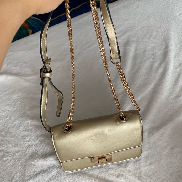 Gold convertible purse - Picture 6 of 7